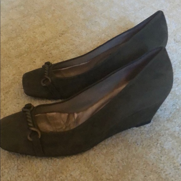 FS/NY Hunter green suede wedge - Picture 2 of 3